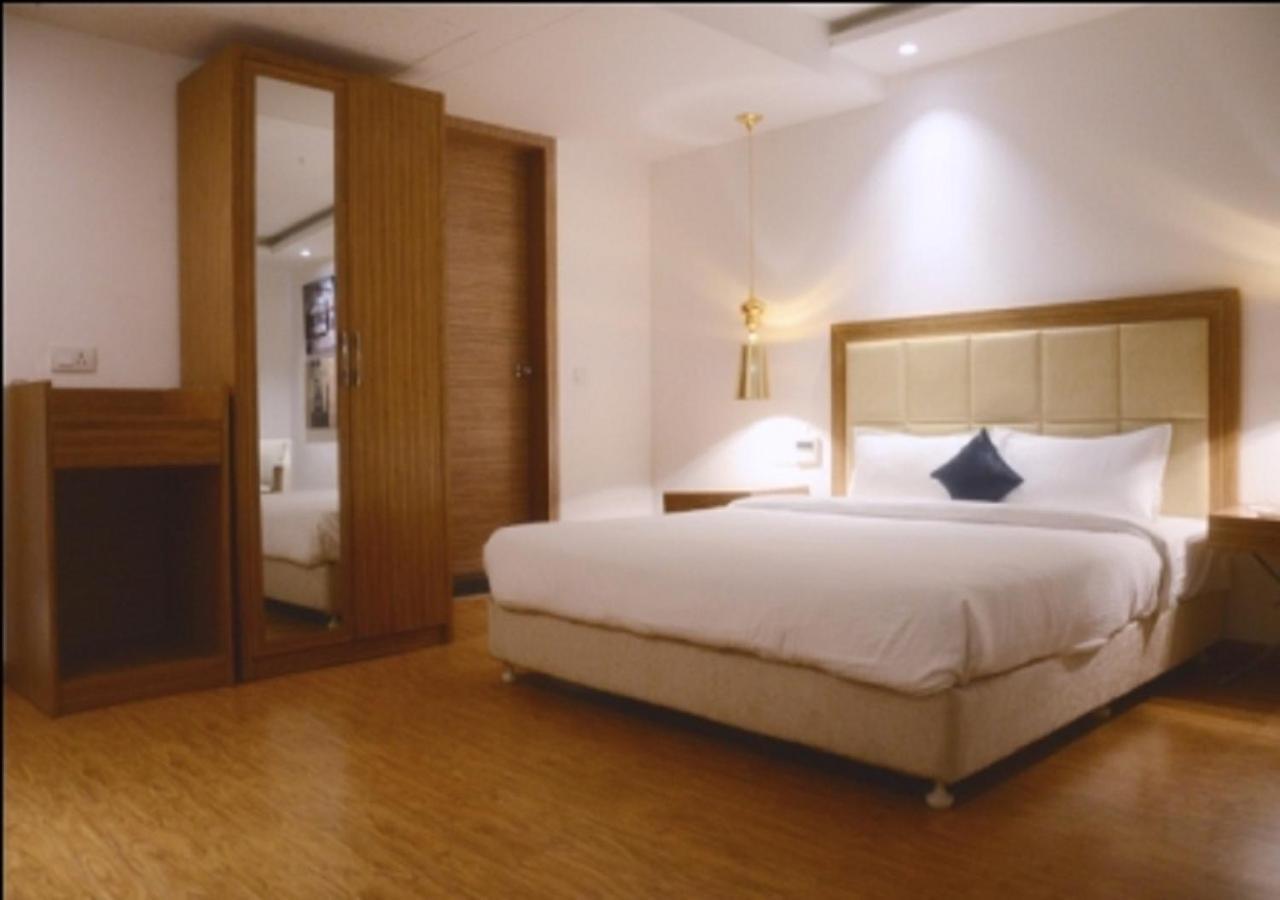 Hotel Amora - Rajnandgaon Raj Nandgaon Εξωτερικό φωτογραφία